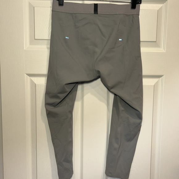 Men's Lululemon License To Train Pants Tight 21" Gray Sz Medium - Picture 1 of 8
